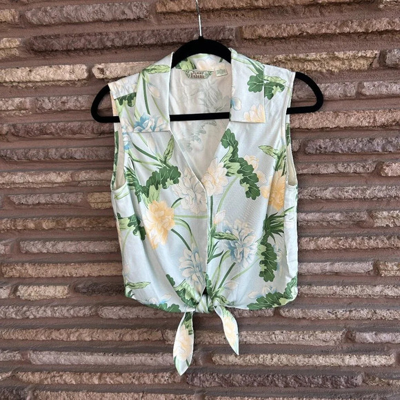 Tommy Bahama 100% Silk Hawaiian Floral Sleeveless Tie Front Blouse Size 10 - Picture 1 of 7